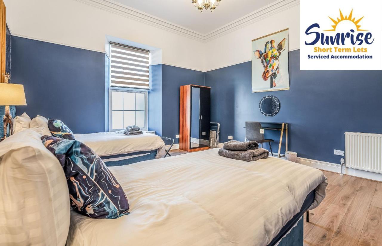 Presidential Apartment, Family Home, Luxury Bedrooms, 2 Rooms, 1 King Bed, 2 Single Beds, Free Wifi, Free Parking, Tourists, Business Travelers, Relocation, Beautiful River Views, - Long Stays, Invoice And Reduced Price Are Only Via Sunrise Short Let Dundee Luaran gambar