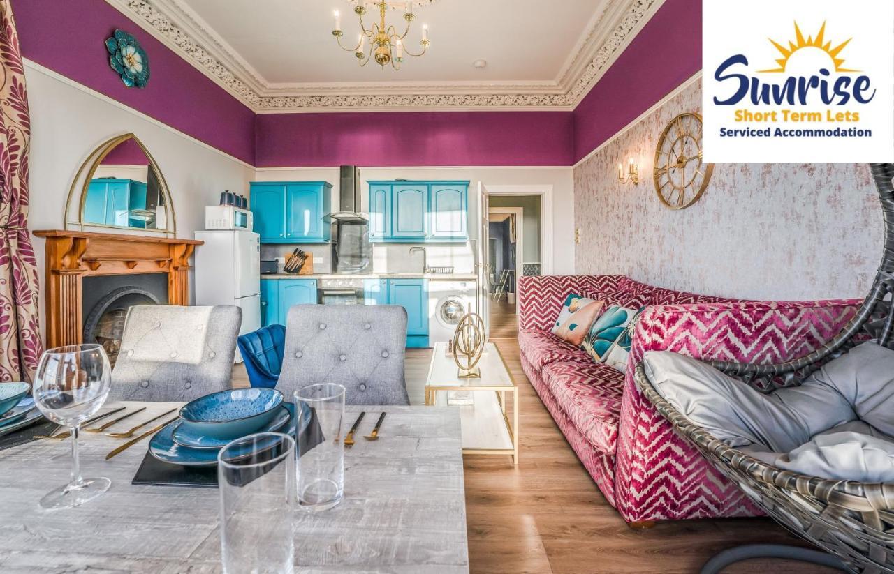 Presidential Apartment, Family Home, Luxury Bedrooms, 2 Rooms, 1 King Bed, 2 Single Beds, Free Wifi, Free Parking, Tourists, Business Travelers, Relocation, Beautiful River Views, - Long Stays, Invoice And Reduced Price Are Only Via Sunrise Short Let Dundee Luaran gambar