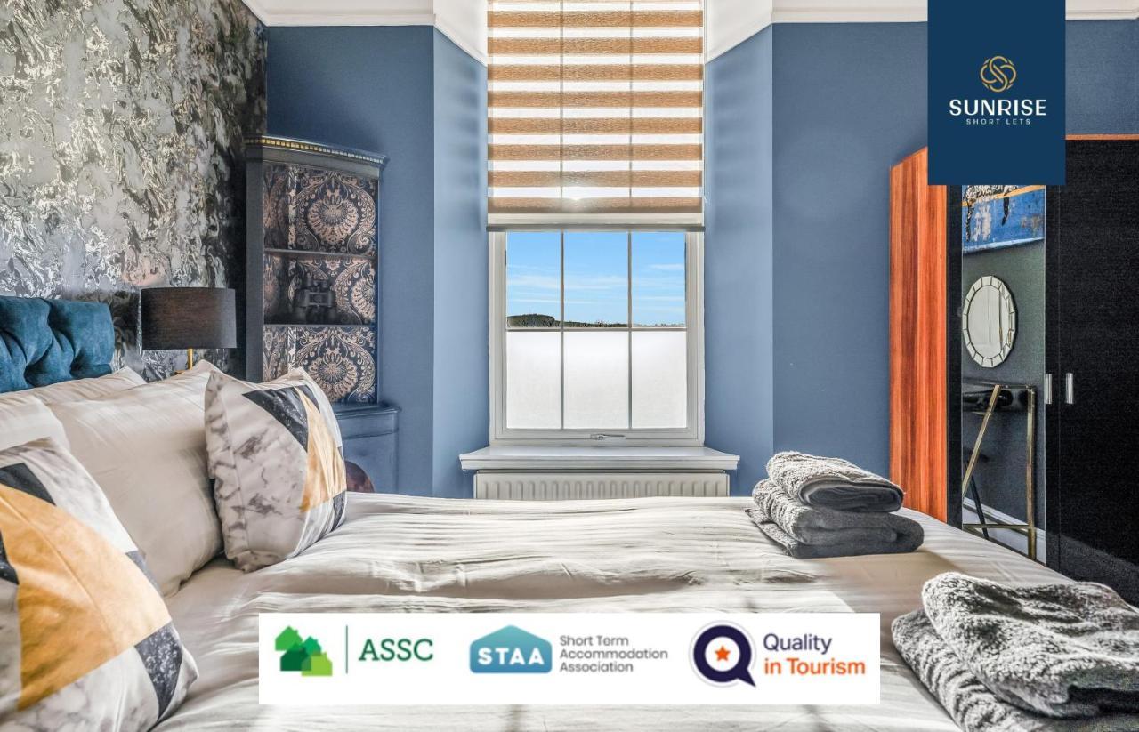 Presidential Apartment, Family Home, Luxury Bedrooms, 2 Rooms, 1 King Bed, 2 Single Beds, Free Wifi, Free Parking, Tourists, Business Travelers, Relocation, Beautiful River Views, - Long Stays, Invoice And Reduced Price Are Only Via Sunrise Short Let Dundee Luaran gambar